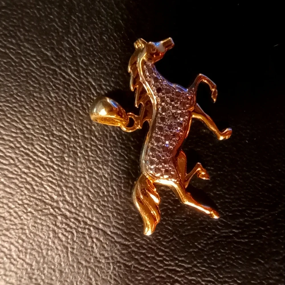 Diamond accent gold tone horse pendant - Picture 2 of 10